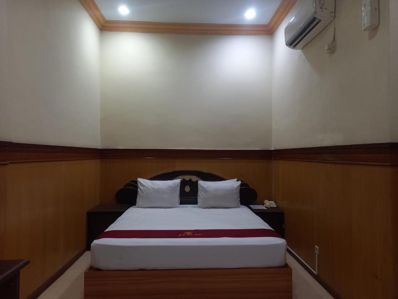 Urbanview Hotel Dedy Jaya Brebes Exterior foto